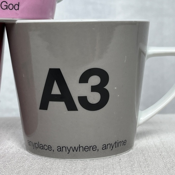 Cute designer porcelain mug set, by TOCA. - Picture 5 of 14